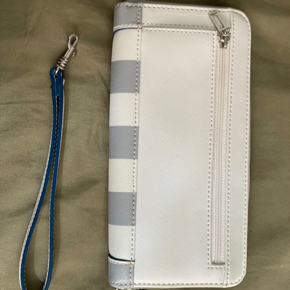 Guess shoulder bad with wallet - Picture 11 of 12